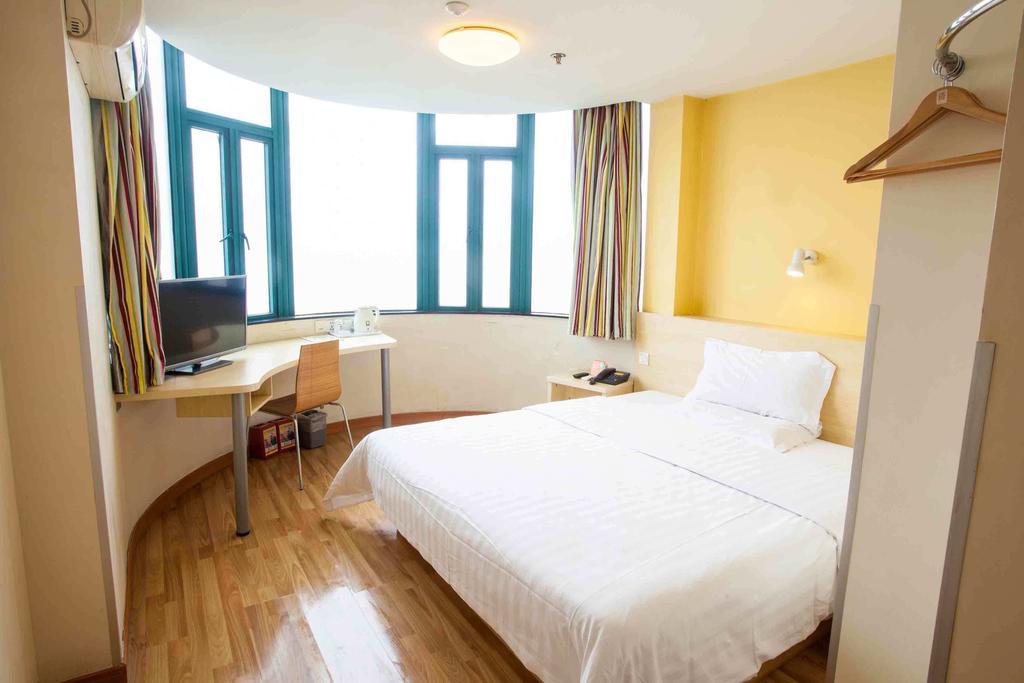 7Days Inn Kunming East Station Juhua Overpass Bagian luar foto